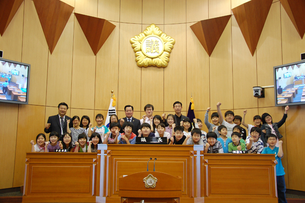 2009 어린이 의회체험행사 실시 - 구로초등학교