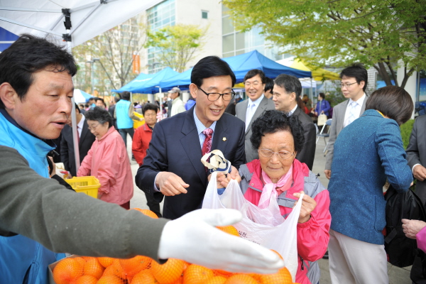 사랑의 이동푸드마켓 식품 나눔 행사