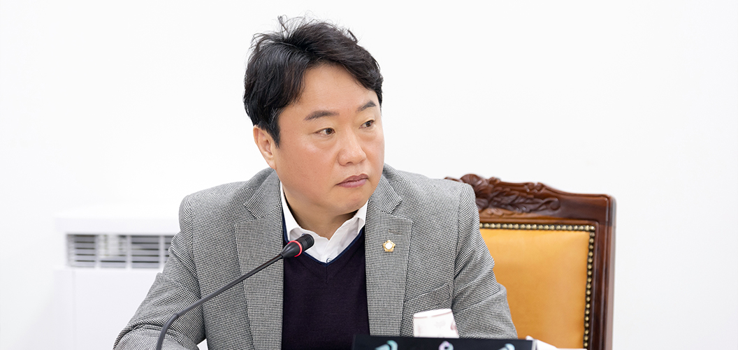 구로구의회 김용권 예산결산특별위원장 사진